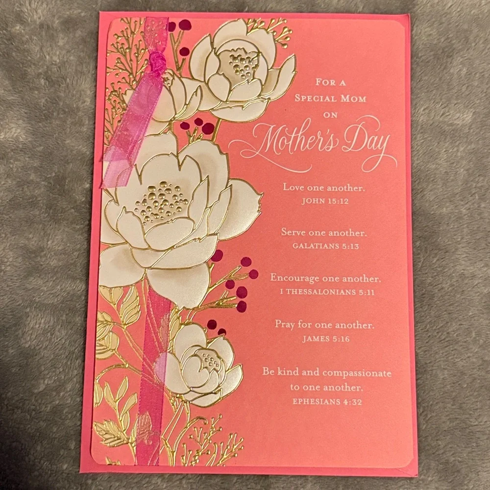 🌻 Bundle of 2 Hallmark and DaySpring Mother’s Day Cards